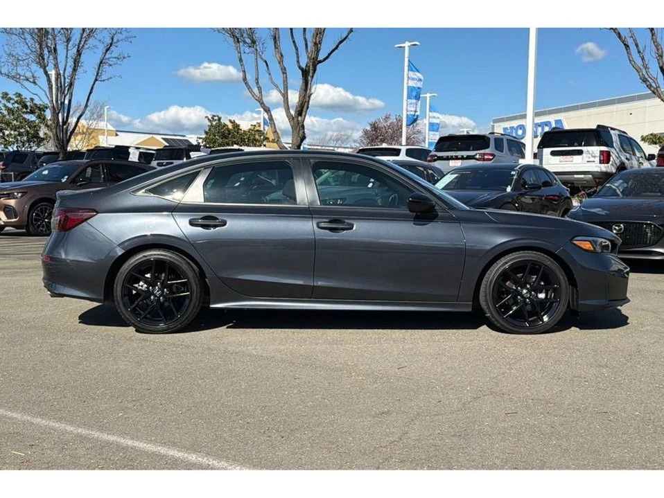 2025 Honda Civic 11th Gen - Image 3 of 10