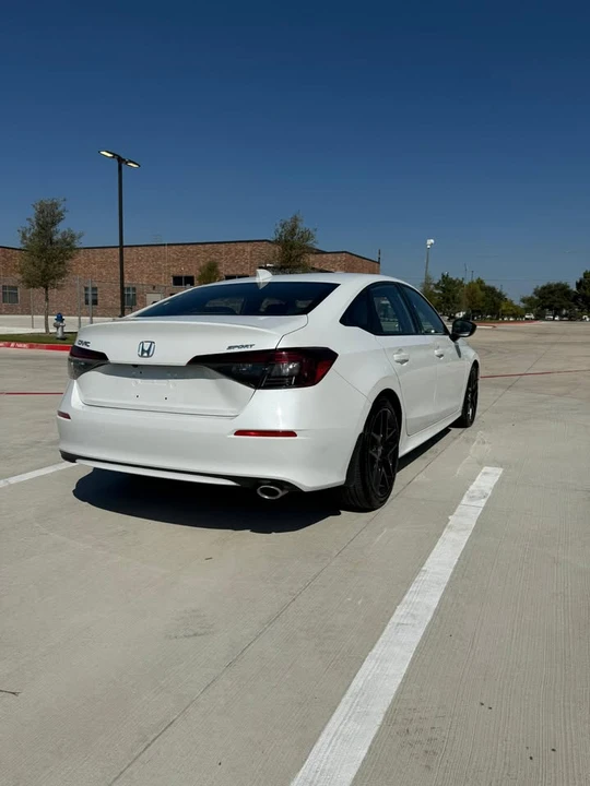 2025 Honda Civic 11th Gen - Image 5 of 12