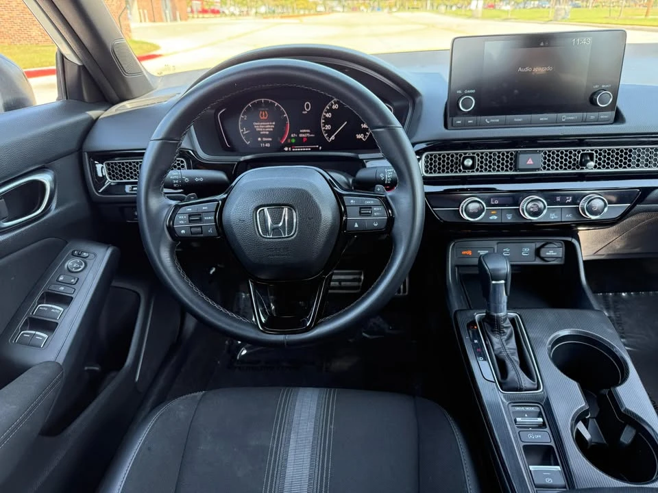 2025 Honda Civic 11th Gen - Image 11 of 12