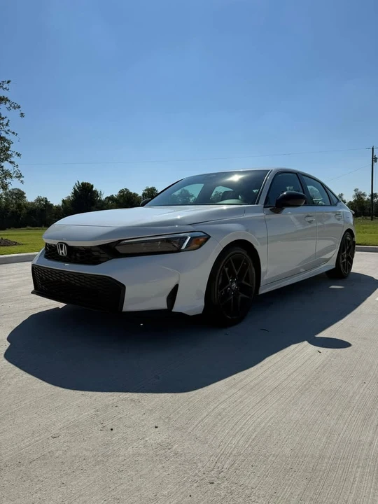 2025 Honda Civic 11th Gen - Image 2 of 12