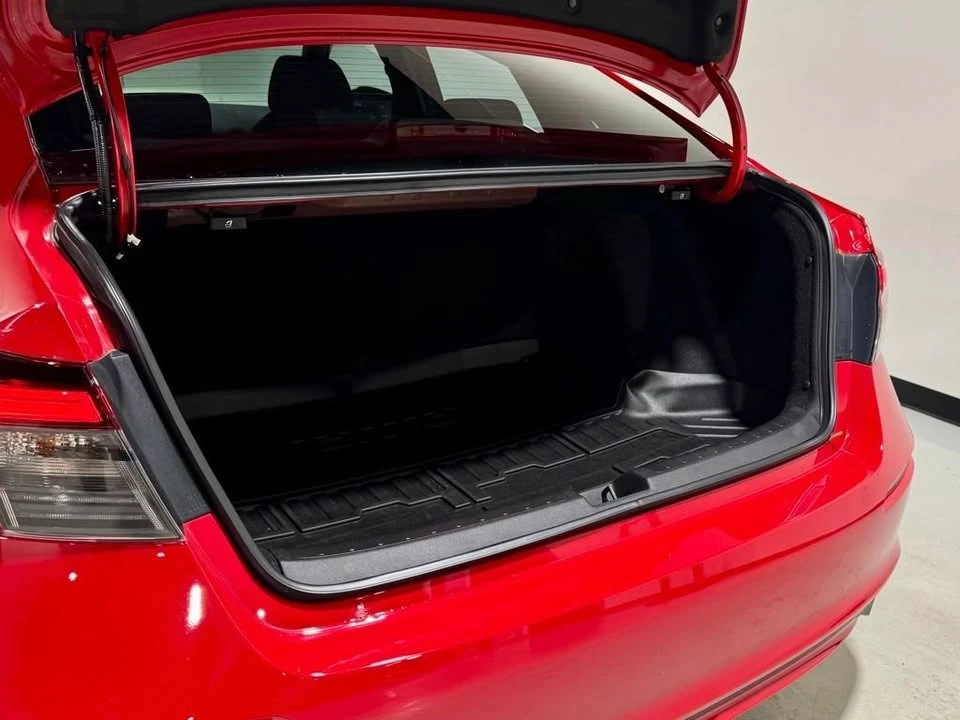 2025 Honda Civic 11th Gen - Image 8 of 20