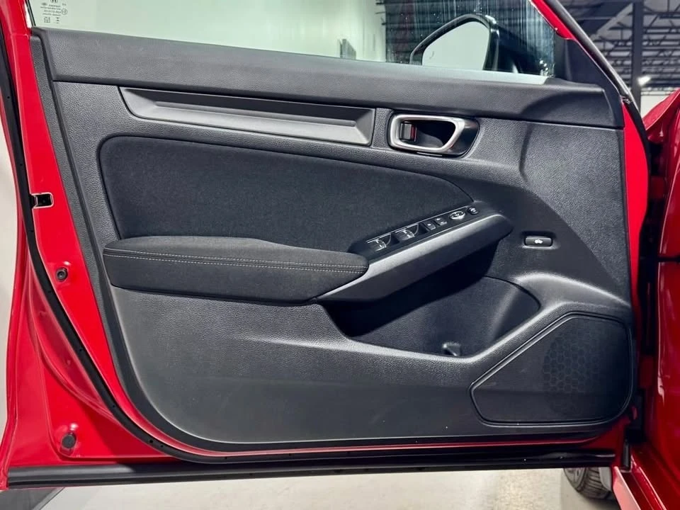 2025 Honda Civic 11th Gen - Image 12 of 20