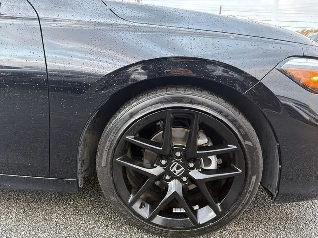 2025 Honda Civic 11th Gen - Image 16 of 19