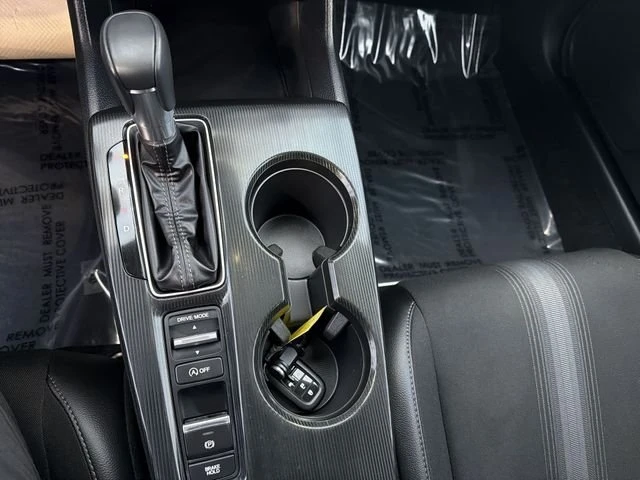 2025 Honda Civic 11th Gen - Image 18 of 19