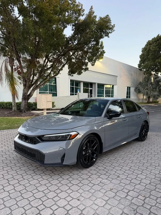 2025 Honda Civic 11th Gen - Image 18 of 20