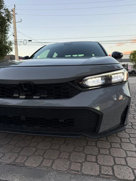2025 Honda Civic 11th Gen - Image 15 of 20