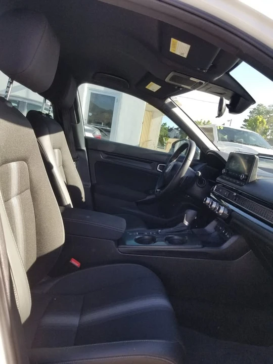 2025 Honda Civic 11th Gen - Image 12 of 20
