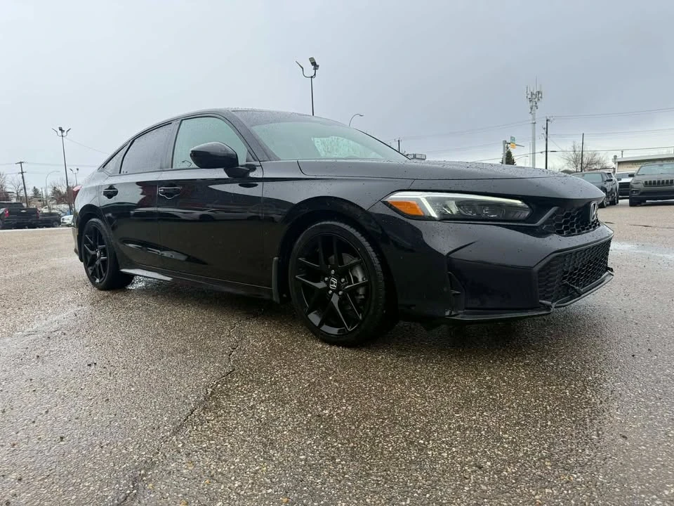 2025 Honda Civic 11th Gen - Image 9 of 17