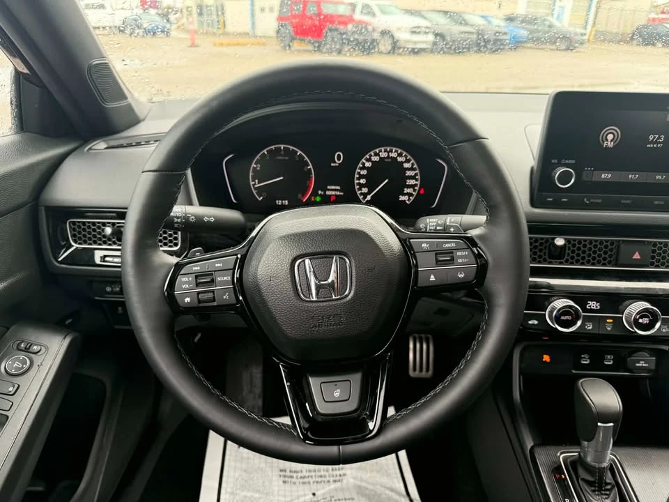 2025 Honda Civic 11th Gen - Image 14 of 17