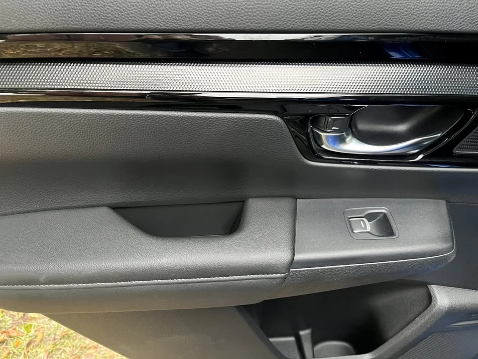 2025 Honda CR-V 6th Gen - Image 16 of 18
