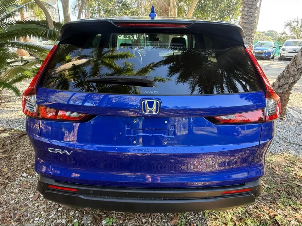 2025 Honda CR-V 6th Gen - Image 2 of 9