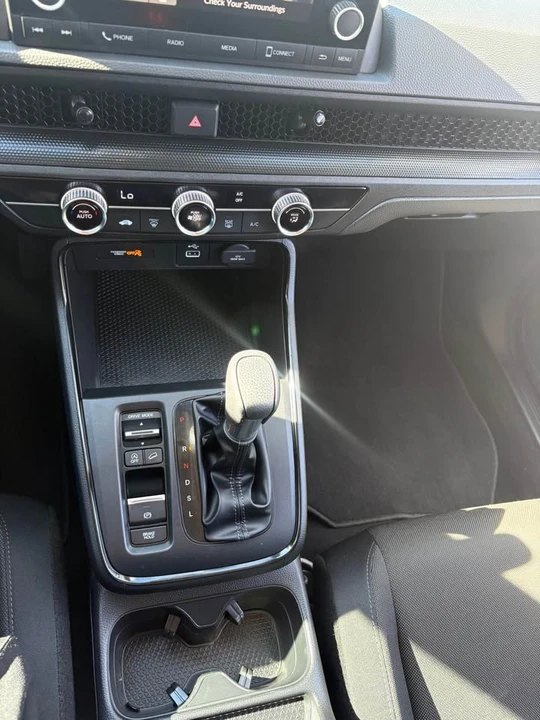 2025 Honda CR-V 6th Gen - Image 9 of 16