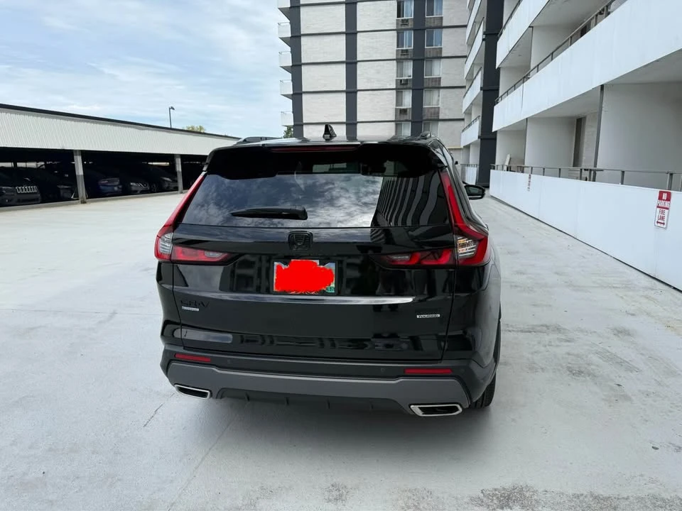 2025 Honda CR-V 6th Gen - Image 4 of 10