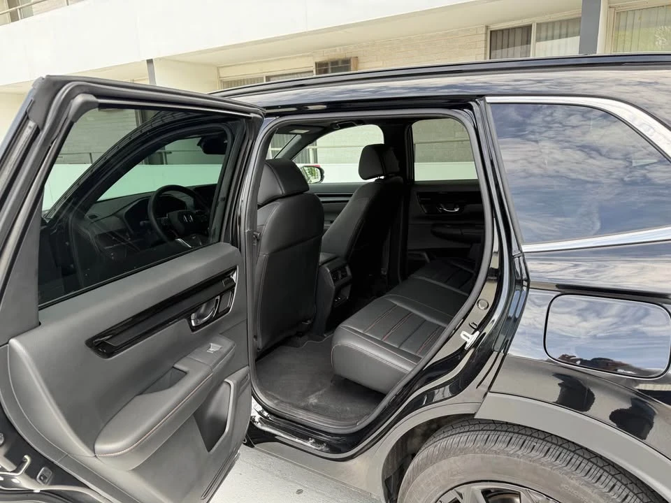 2025 Honda CR-V 6th Gen - Image 6 of 10
