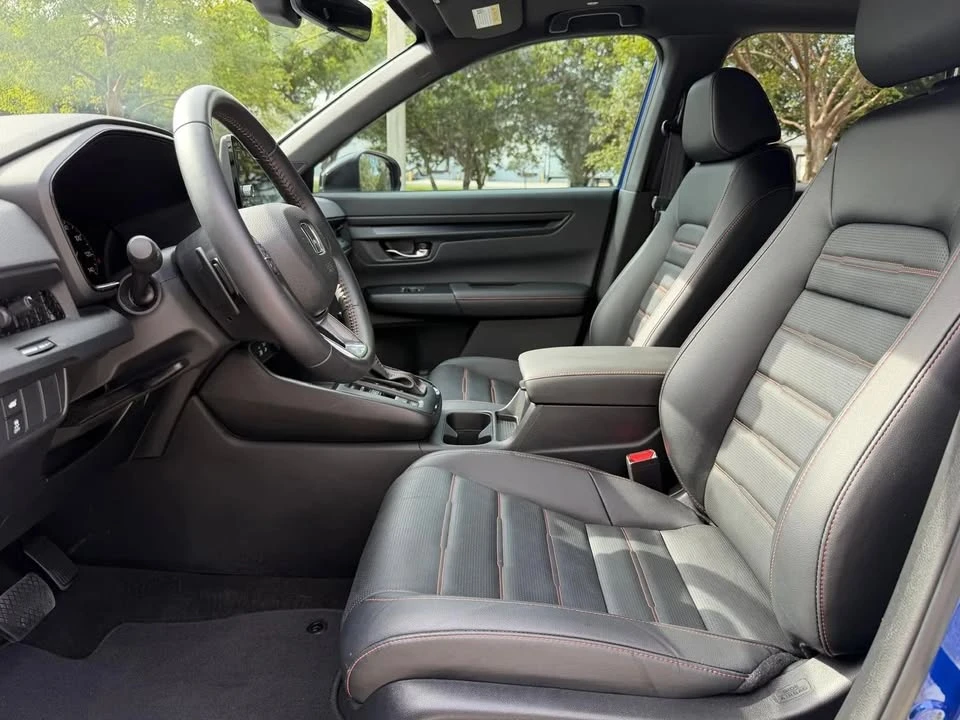 2025 Honda CR-V 6th Gen - Image 10 of 19