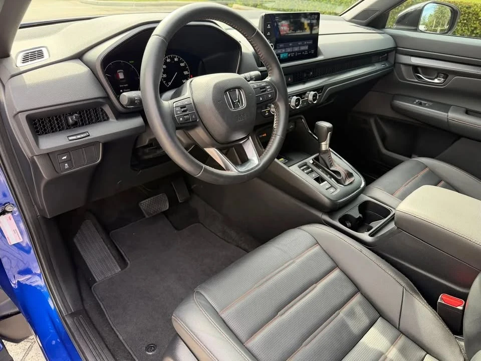 2025 Honda CR-V 6th Gen - Image 9 of 19
