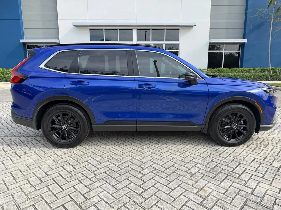 2025 Honda CR-V 6th Gen - Image 6 of 19