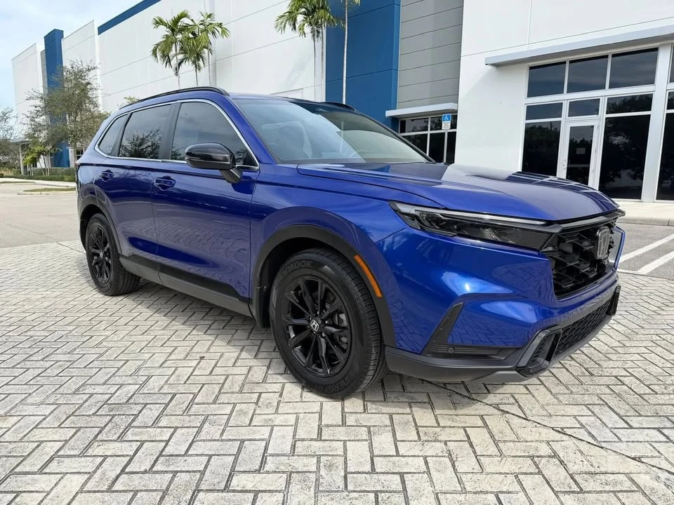 2025 Honda CR-V 6th Gen - Image 7 of 19