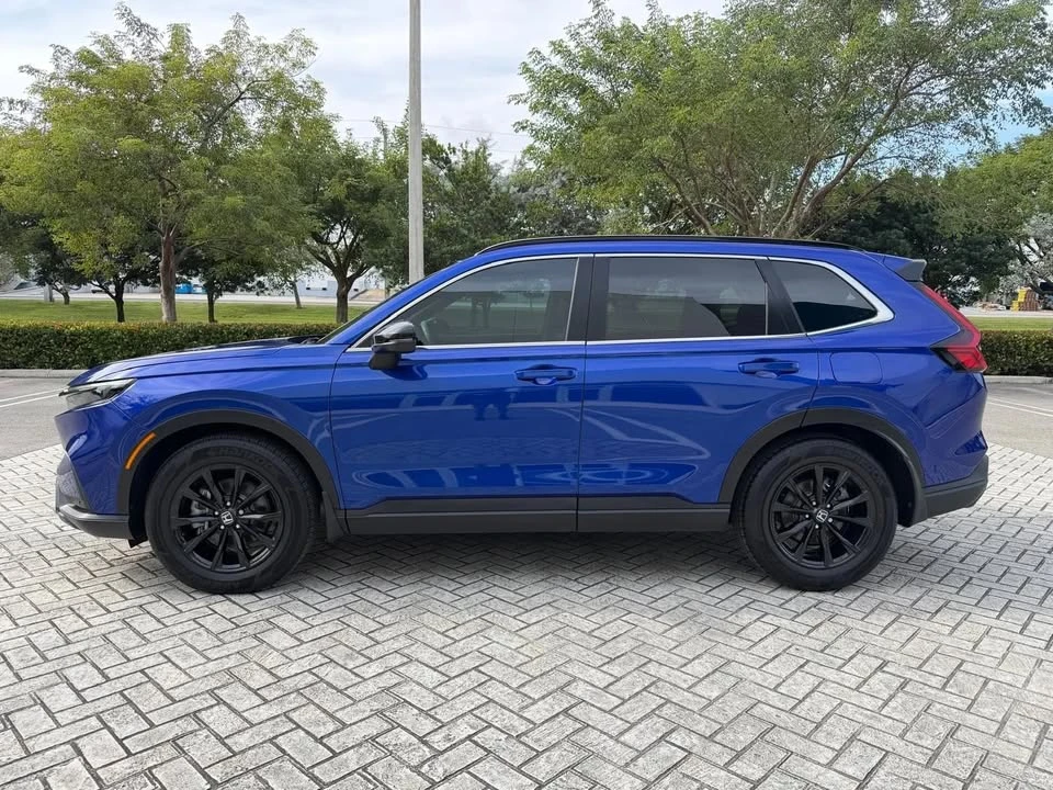 2025 Honda CR-V 6th Gen - Image 2 of 19