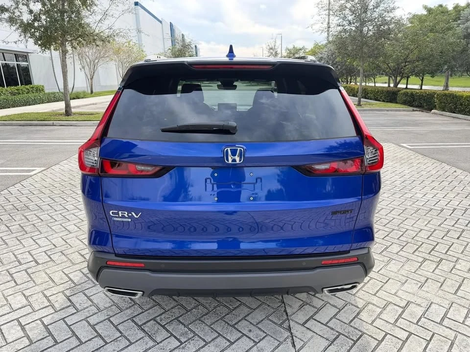2025 Honda CR-V 6th Gen - Image 4 of 19
