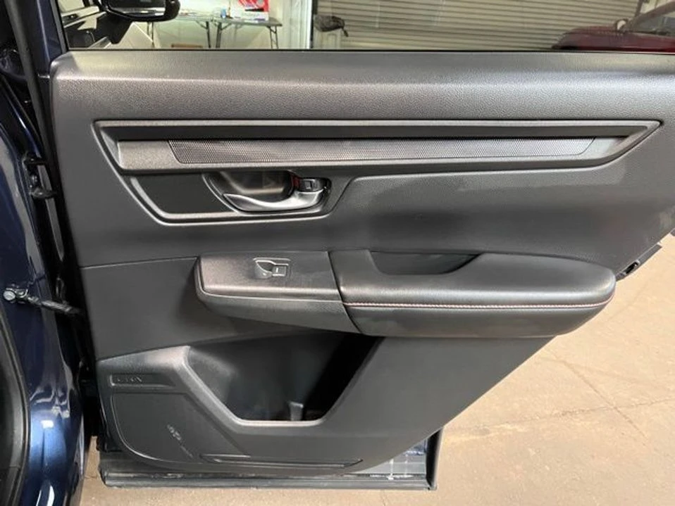 2025 Honda CR-V 6th Gen - Image 11 of 19