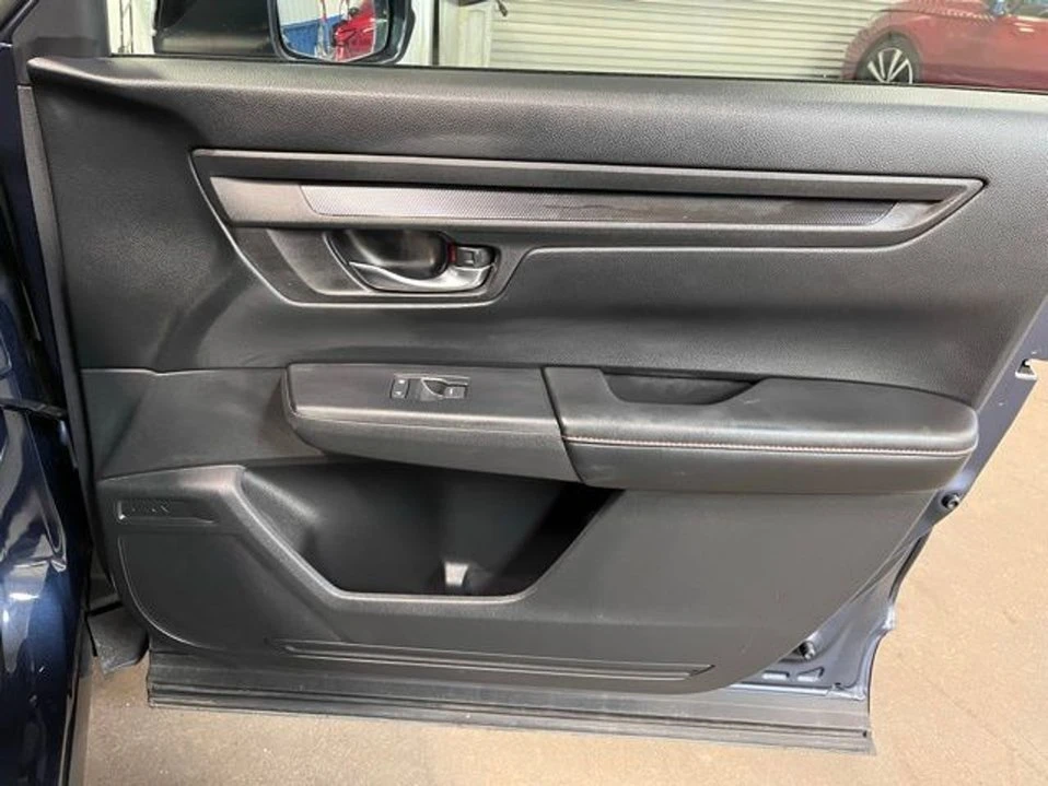 2025 Honda CR-V 6th Gen - Image 9 of 19
