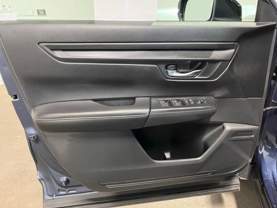 2025 Honda CR-V 6th Gen - Image 18 of 19