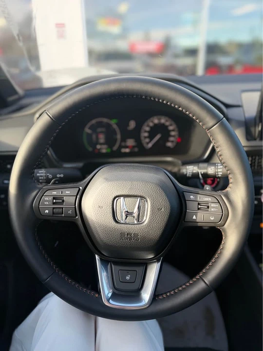 2025 Honda CR-V 6th Gen - Image 8 of 13