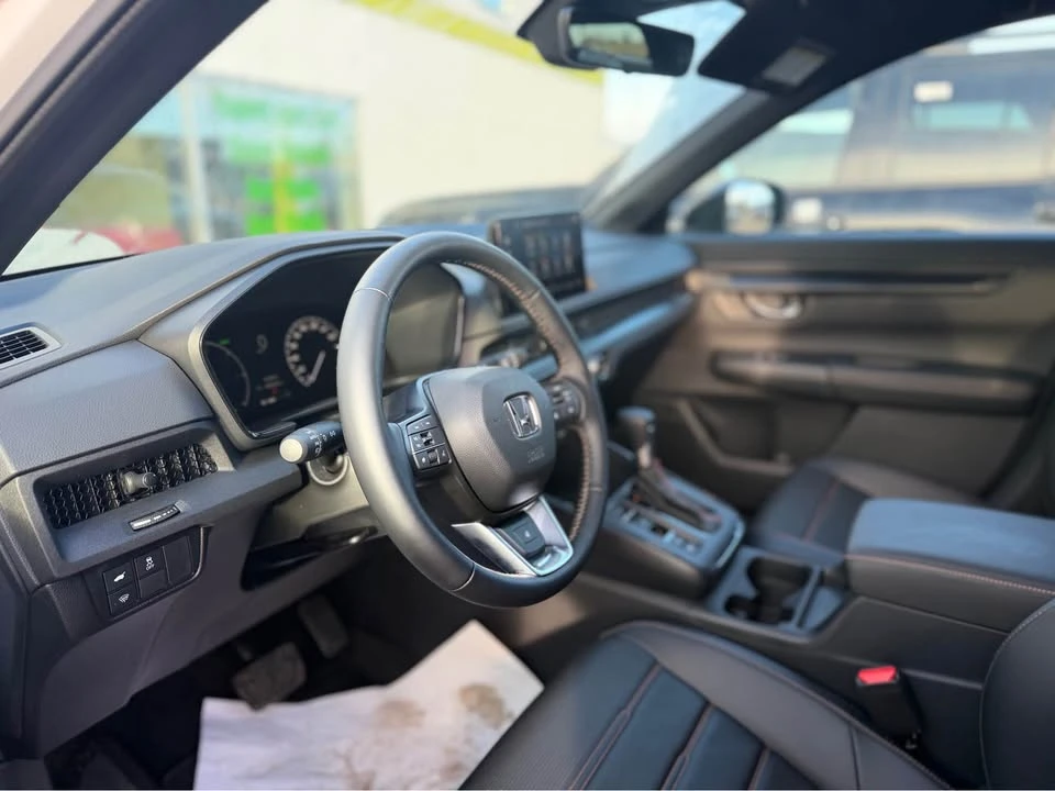 2025 Honda CR-V 6th Gen - Image 7 of 13