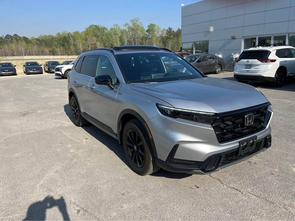 2025 Honda CR-V 6th Gen - Image 7 of 18