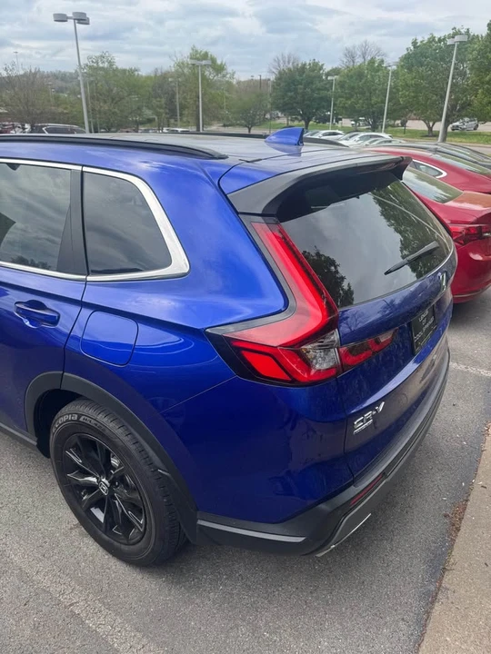 2025 Honda CR-V 6th Gen - Image 4 of 9