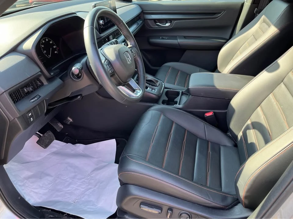 2025 Honda CR-V 6th Gen - Image 8 of 18