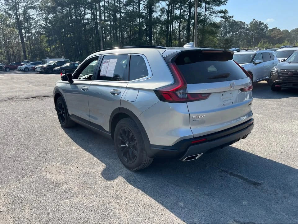 2025 Honda CR-V 6th Gen - Image 4 of 18
