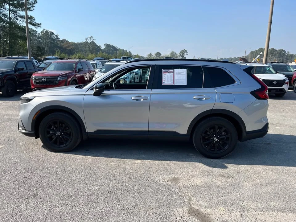 2025 Honda CR-V 6th Gen - Image 3 of 18