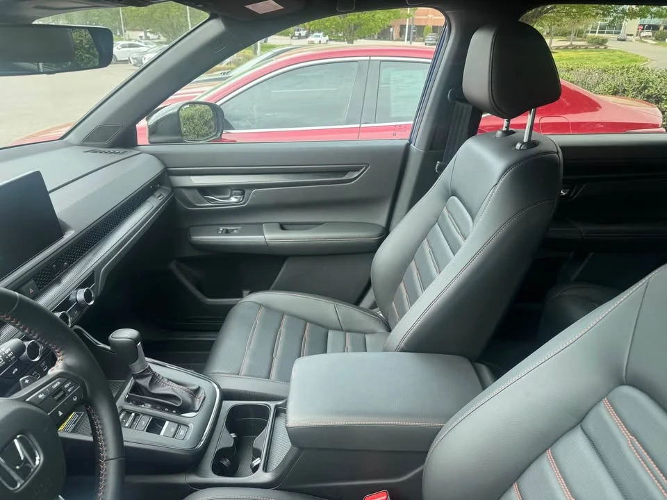 2025 Honda CR-V 6th Gen - Image 8 of 9