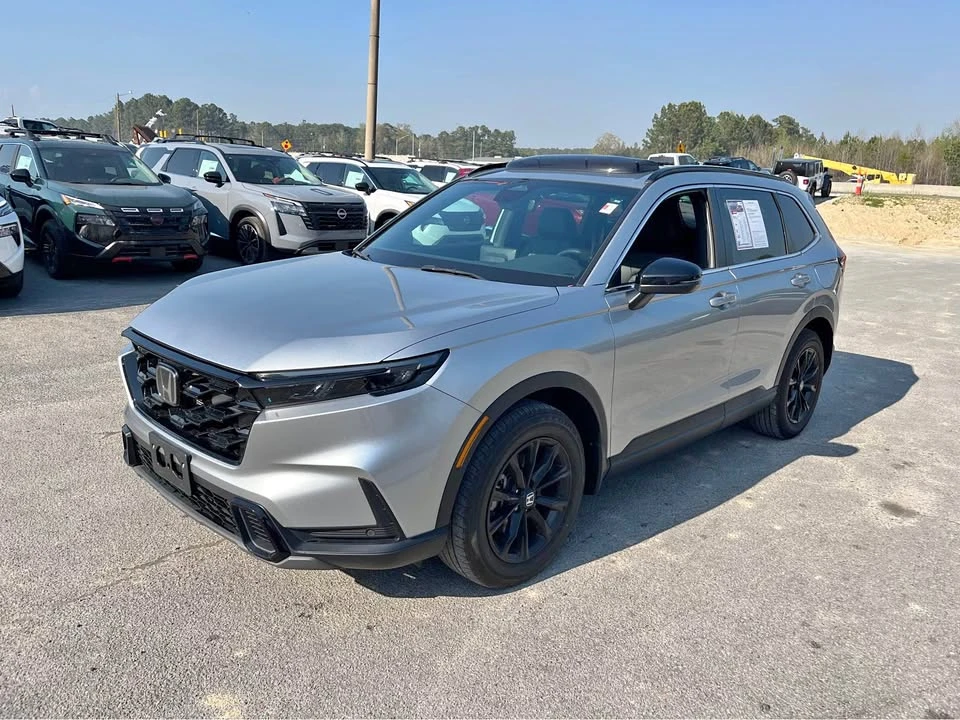 2025 Honda CR-V 6th Gen - Image 2 of 18