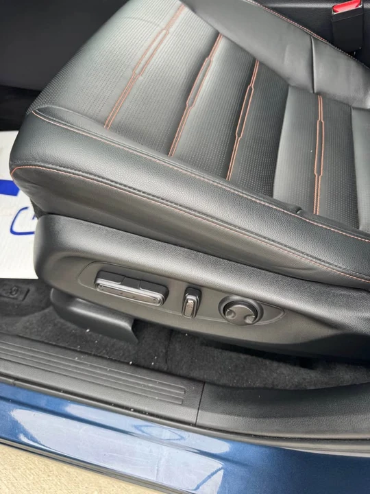 2025 Honda CR-V 6th Gen - Image 4 of 11