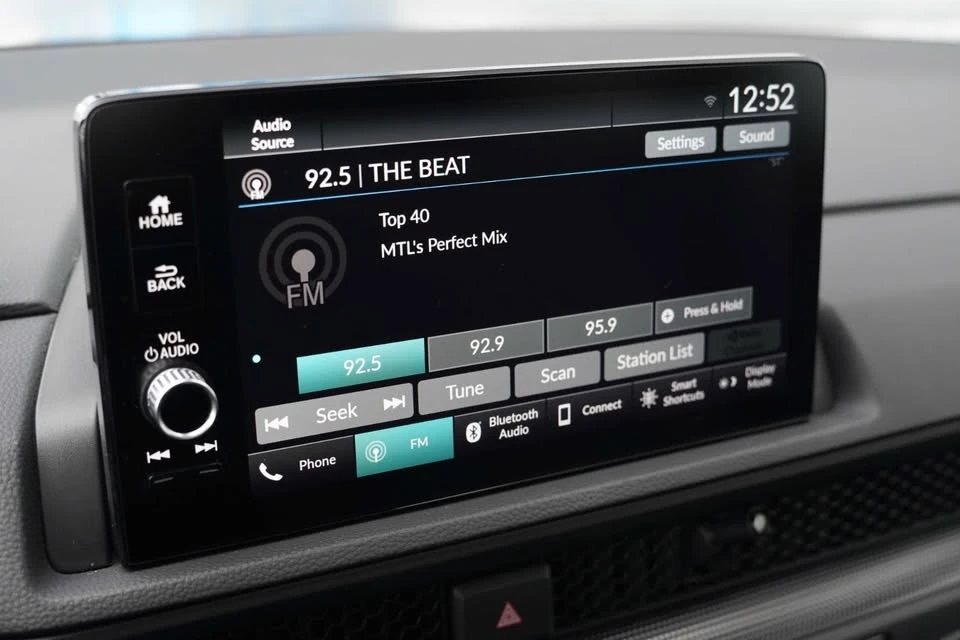 2025 Honda CR-V 6th Gen - Image 12 of 17