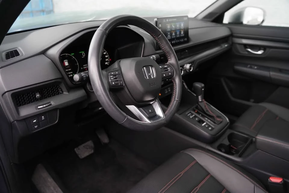 2025 Honda CR-V 6th Gen - Image 6 of 17