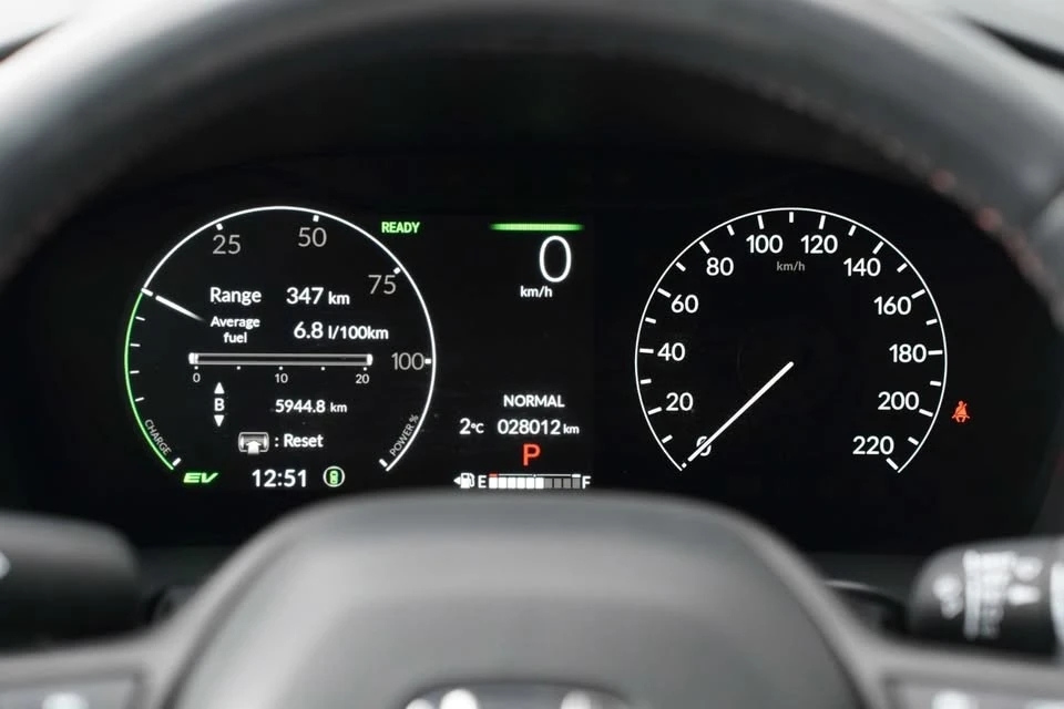 2025 Honda CR-V 6th Gen - Image 11 of 17
