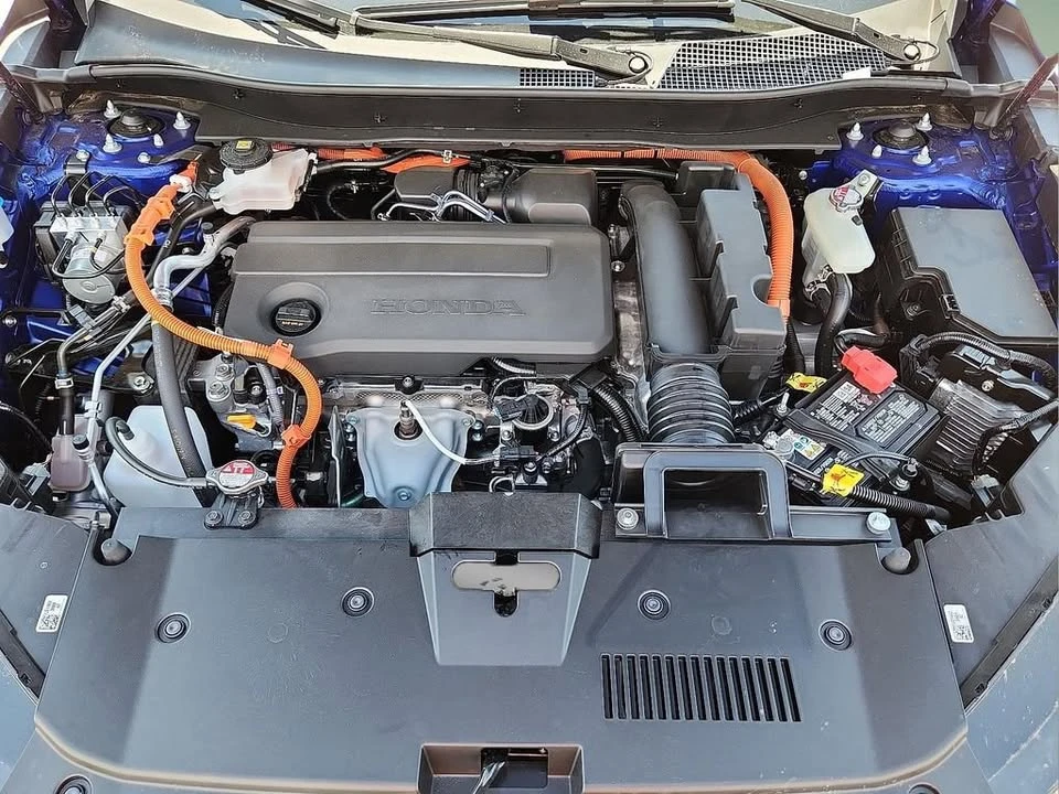 2025 Honda CR-V 6th Gen - Image 10 of 20