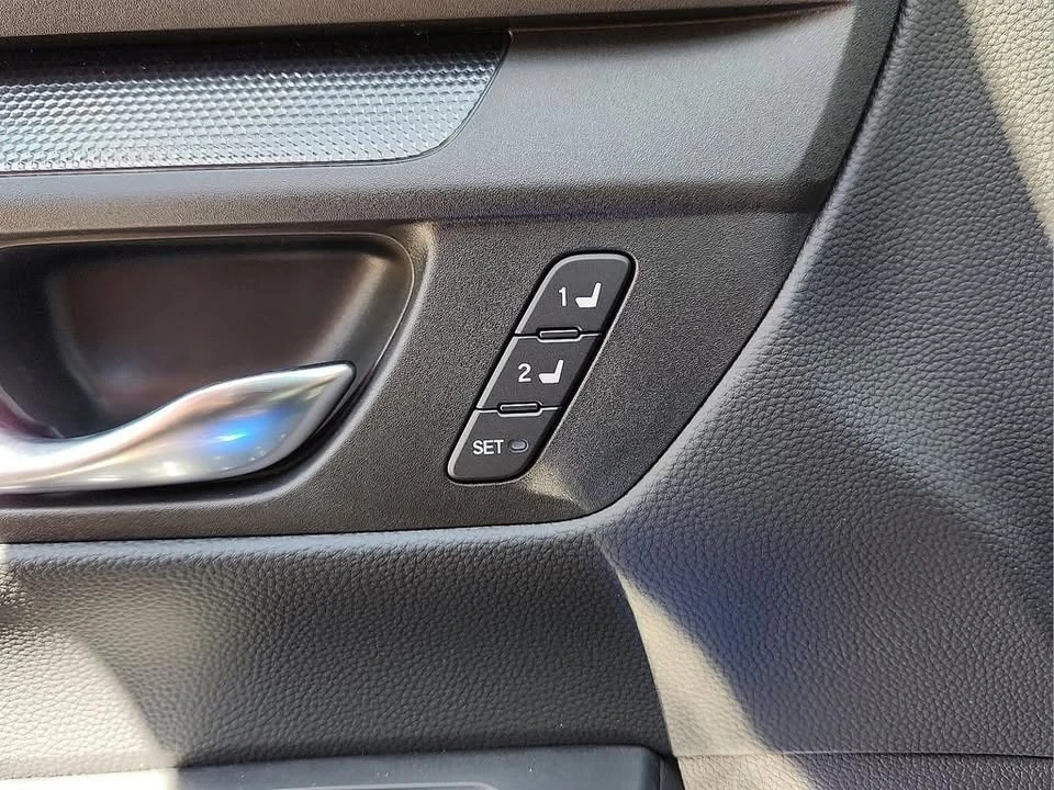 2025 Honda CR-V 6th Gen - Image 15 of 20