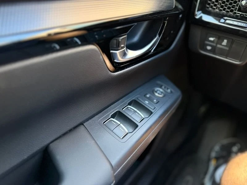 2025 Honda CR-V 6th Gen - Image 15 of 20