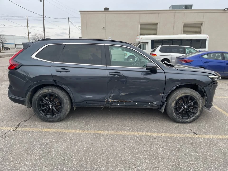 2025 Honda CR-V 6th Gen - Image 4 of 17