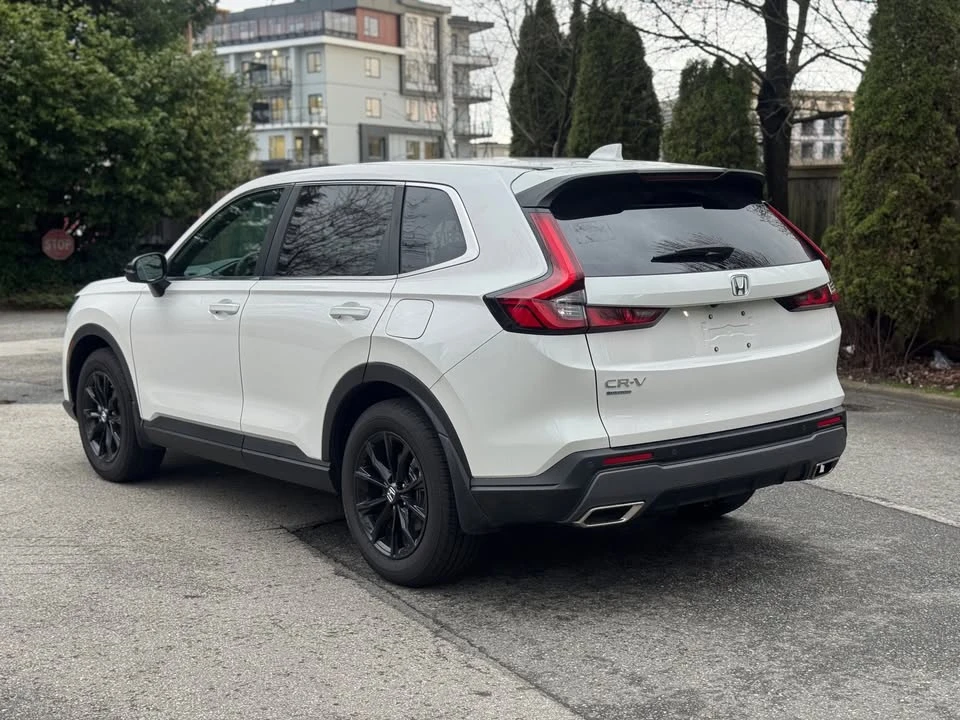 2025 Honda CR-V 6th Gen - Image 3 of 18