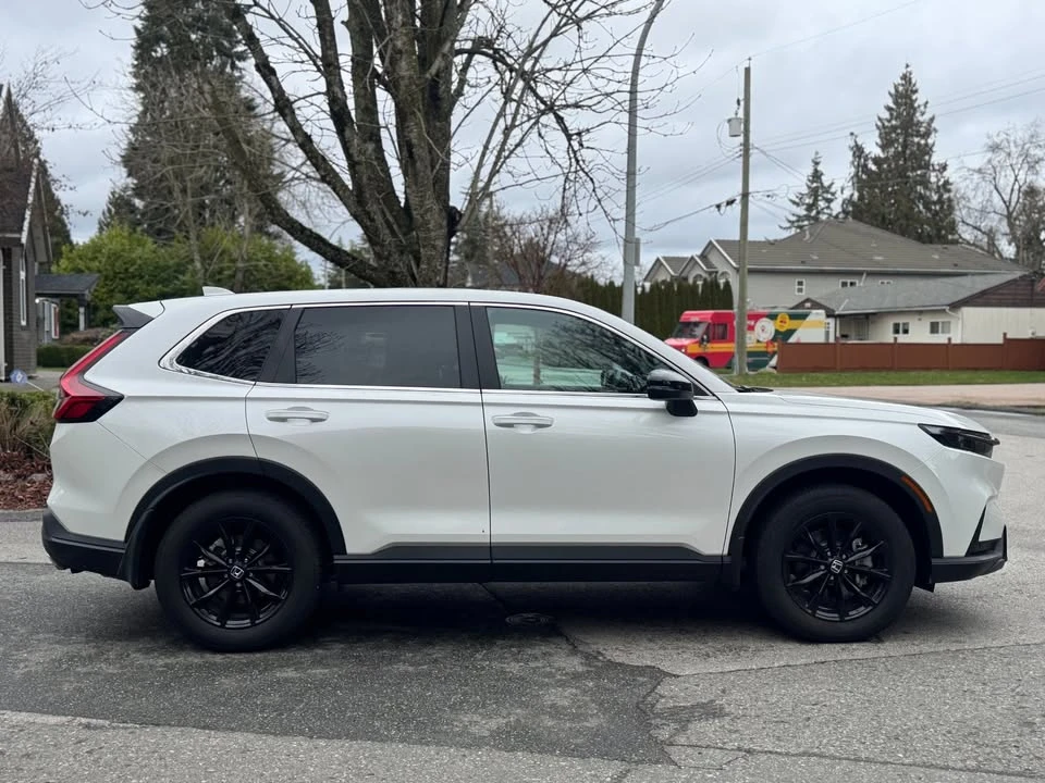 2025 Honda CR-V 6th Gen - Image 6 of 18