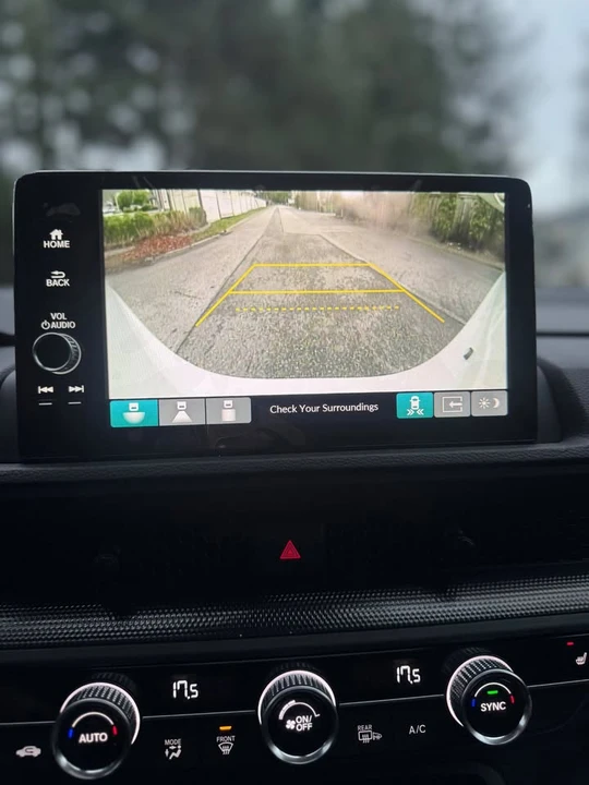 2025 Honda CR-V 6th Gen - Image 14 of 18