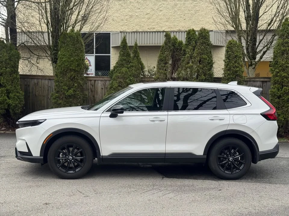2025 Honda CR-V 6th Gen - Image 2 of 18