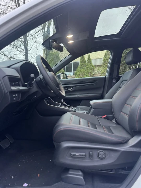 2025 Honda CR-V 6th Gen - Image 10 of 18