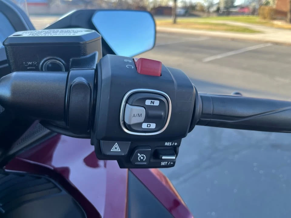 2025 Honda Gold Wing - Image 9 of 20